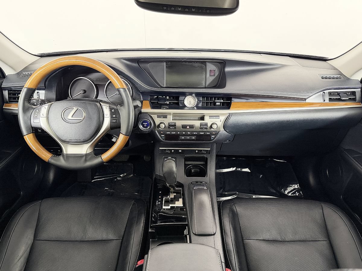 Used 2014 Lexus ES 300h w/ Luxury Package w/Bamboo Trim FWD image 51