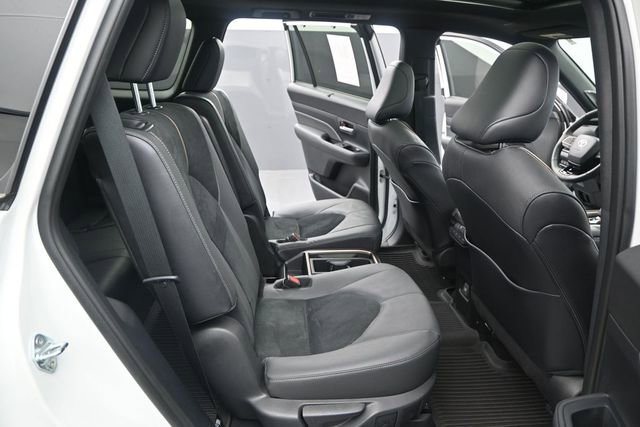 Used 2024 Toyota Grand Highlander AWD Hybrid image 18