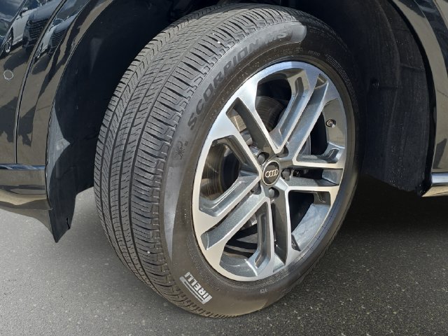 Used 2025 Audi Q5 Premium w/ Convenience Package AWD/4WD image 36