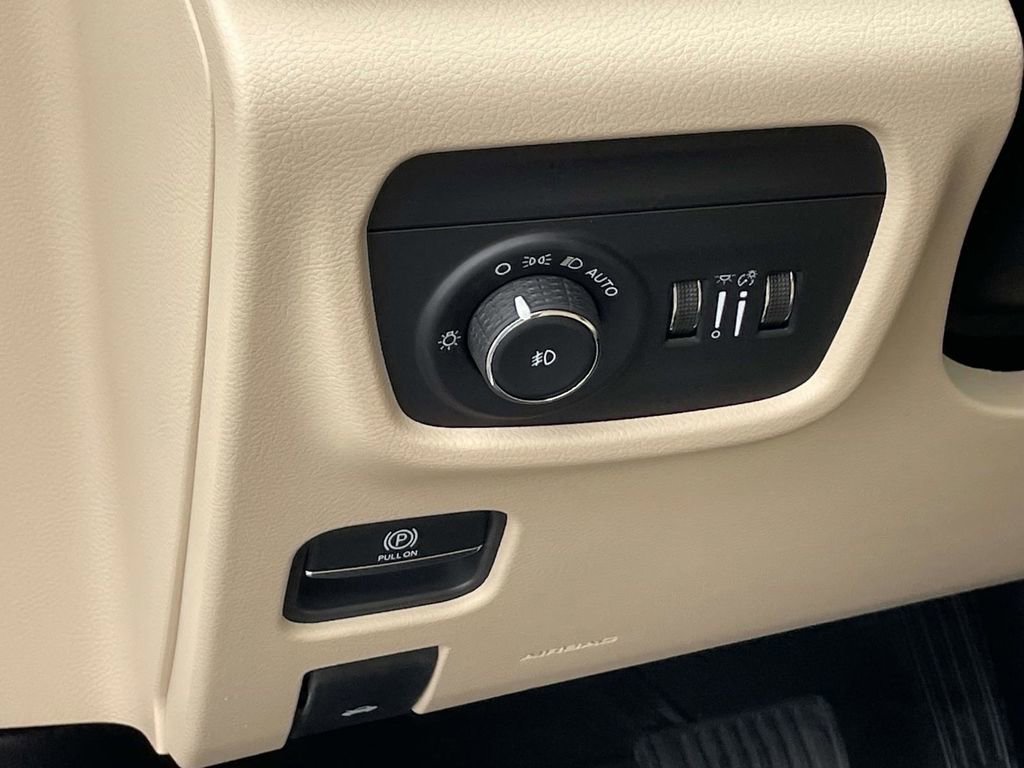 New 2026 Jeep Grand Cherokee L Limited image 27