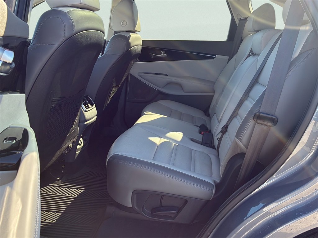 Used 2020 Kia Sorento SX image 22