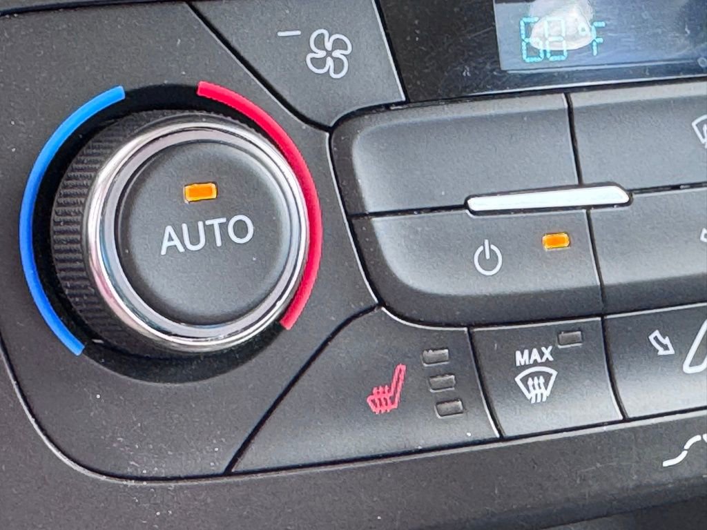 Used 2017 Ford Focus Titanium image 20