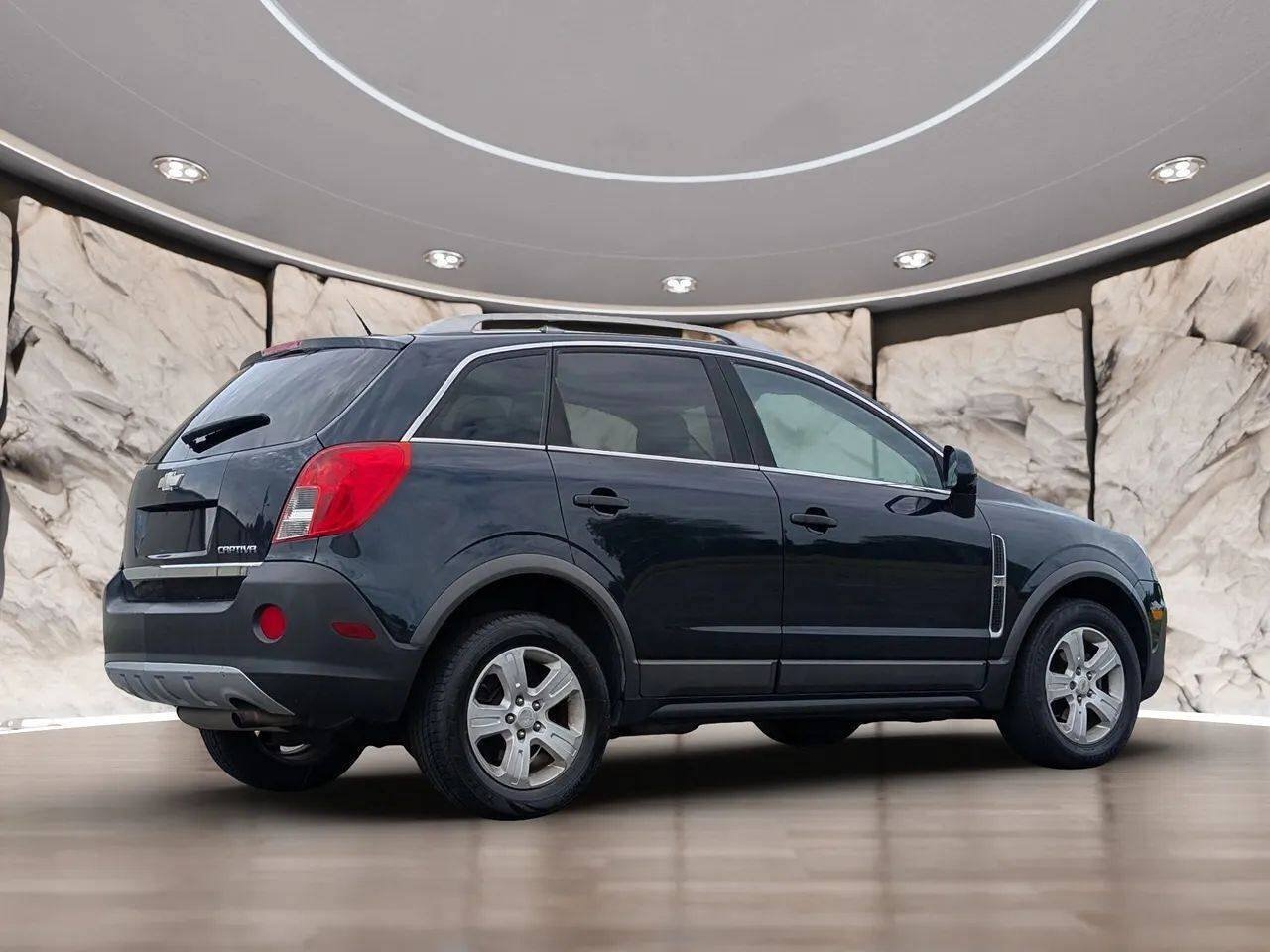 Used 2015 Chevrolet Captiva Sport LS FWD image 12