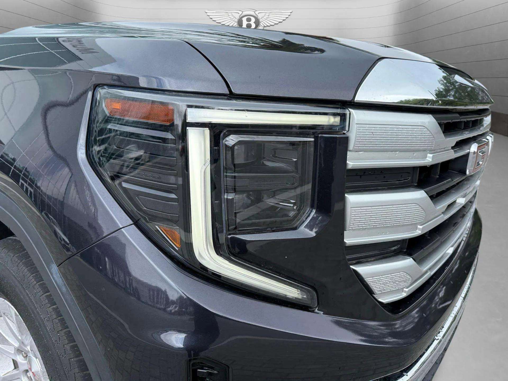 Used 2022 GMC Sierra 1500 SLE image 17