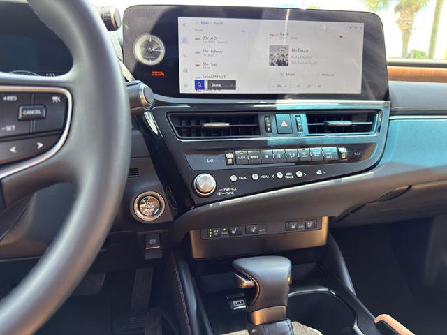 Certified 2025 Lexus ES 350 w/ Premium Package FWD image 14