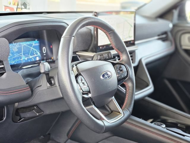 Used 2025 Ford Explorer ST-Line w/ ST-Line Street Pack AWD/4WD image 12