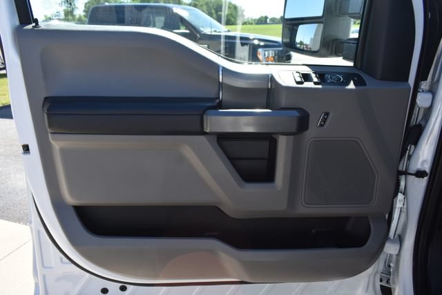 Used 2022 Ford F350 XLT w/ XLT Premium Package AWD/4WD image 17