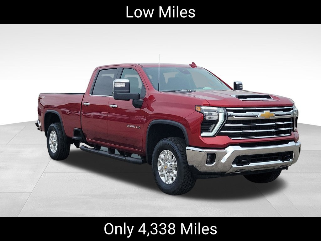 Used 2025 Chevrolet Silverado 2500 LTZ w/ LTZ Convenience Package AWD/4WD image 2