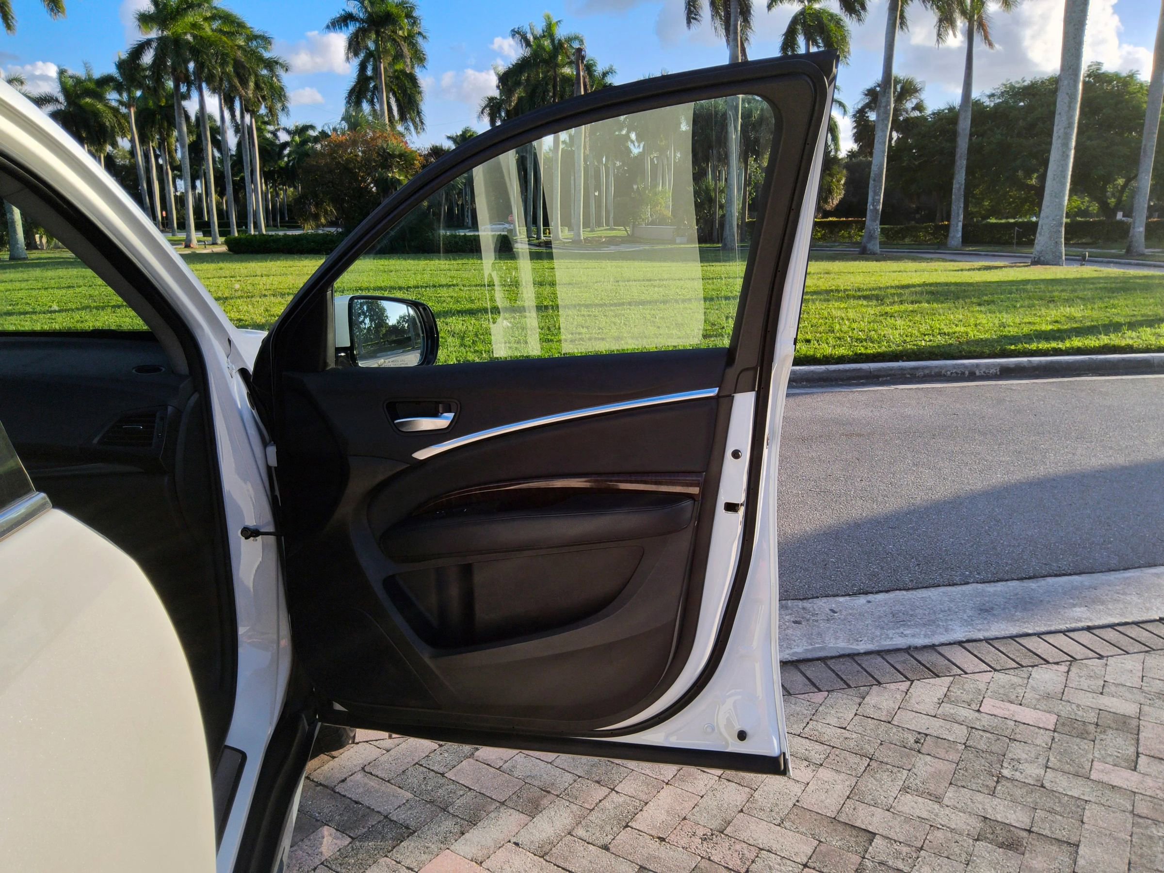 Used 2020 Acura MDX SH-AWD image 38