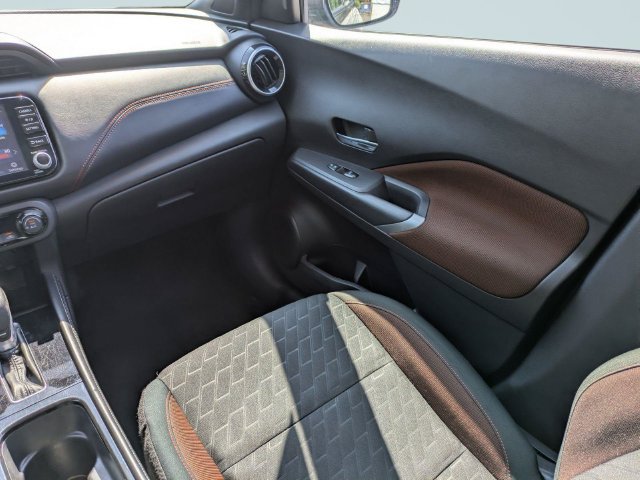 Used 2024 Nissan Kicks SR FWD image 18