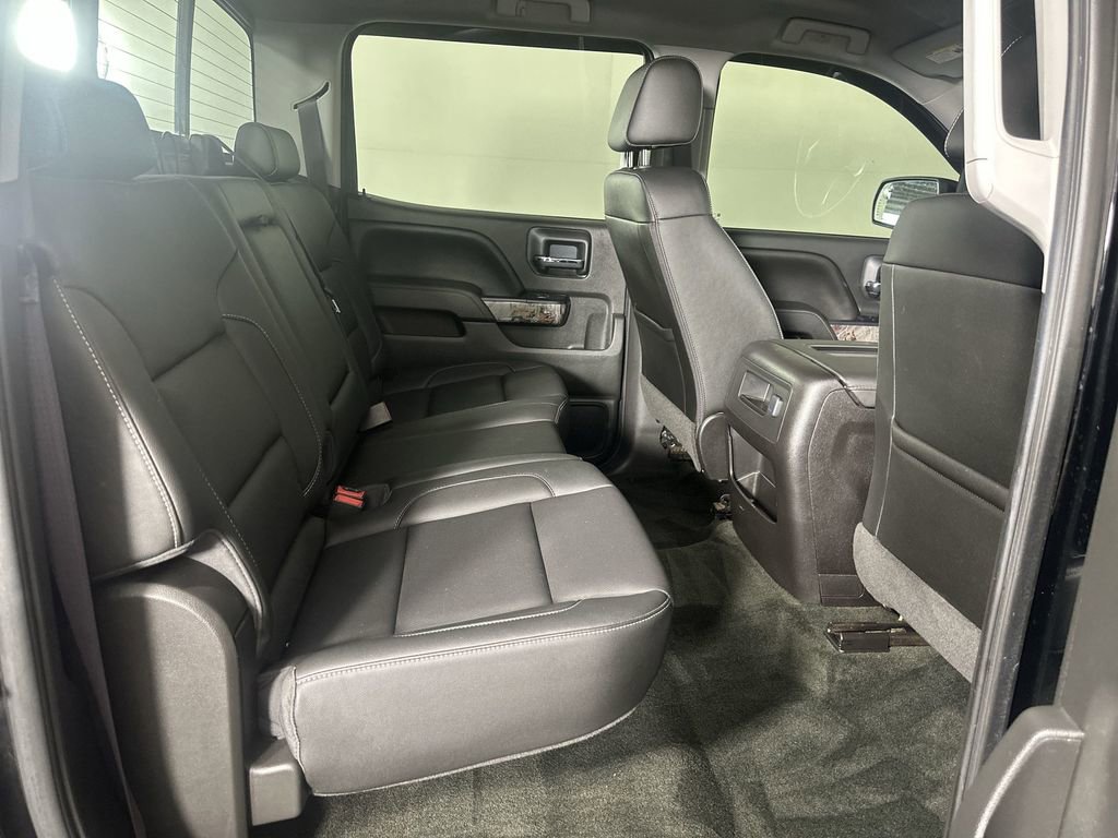 Used 2017 Chevrolet Silverado 1500 LTZ Z71 w/ Realtree Edition AWD/4WD image 27