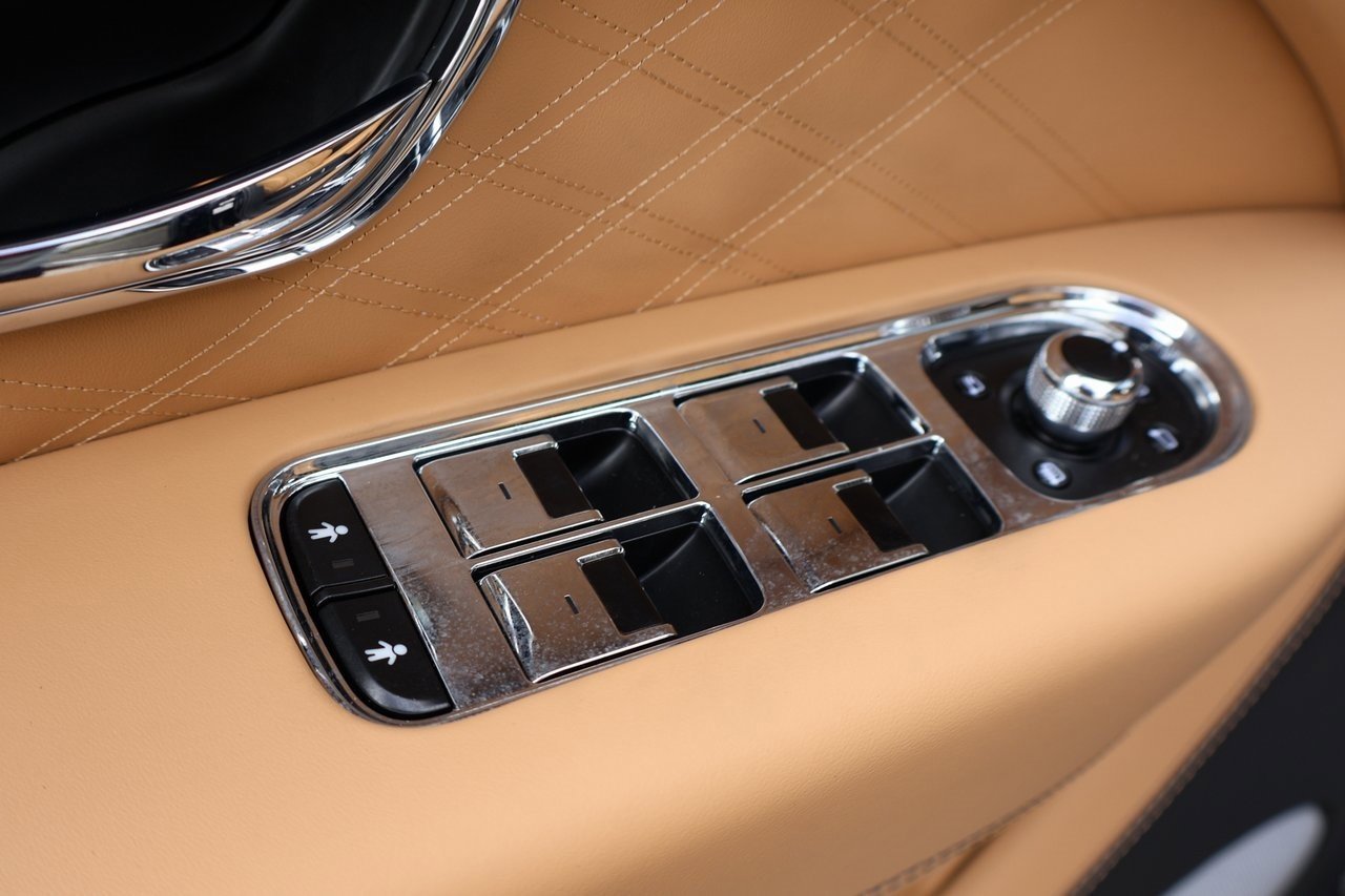 New 2025 Bentley Bentayga Extended Wheelbase image 13