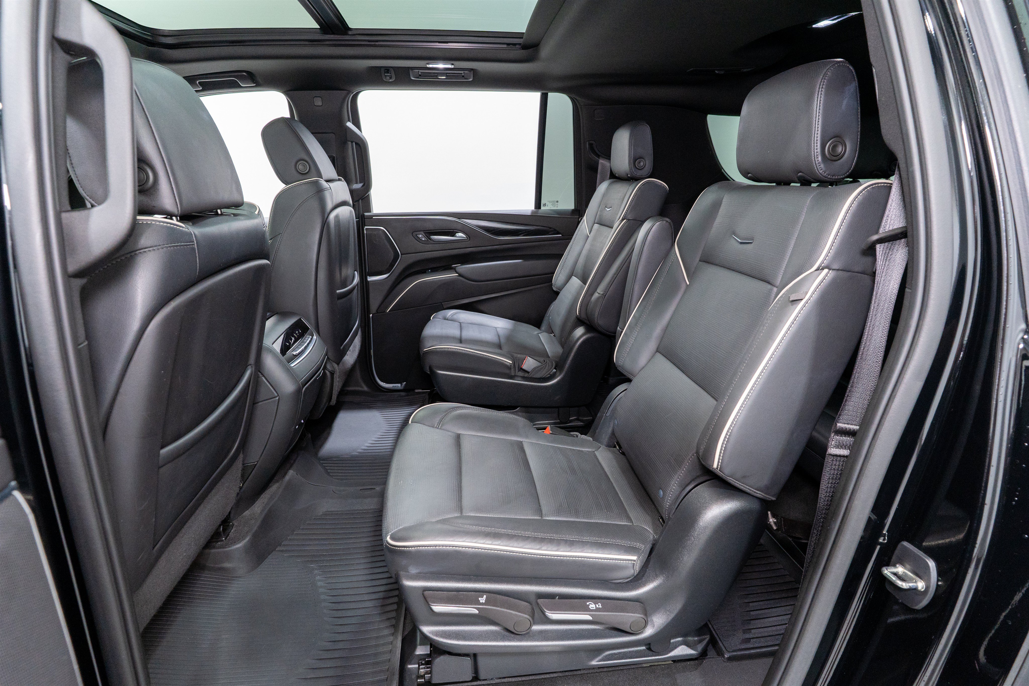 Used 2023 Cadillac Escalade ESV Sport w/ Touring Package AWD/4WD image 38