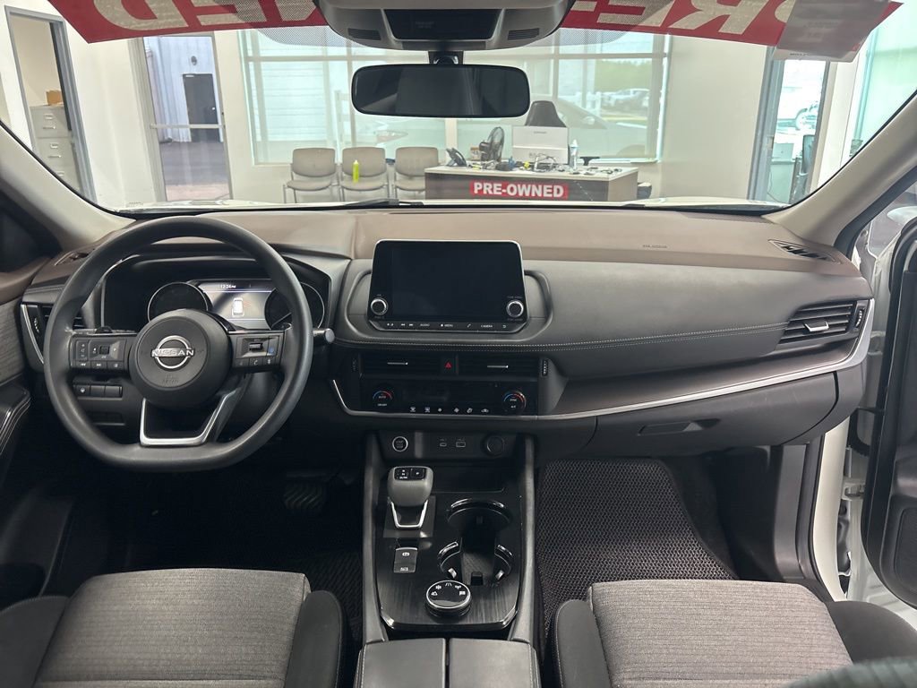 Used 2023 Nissan Rogue SV AWD/4WD image 13