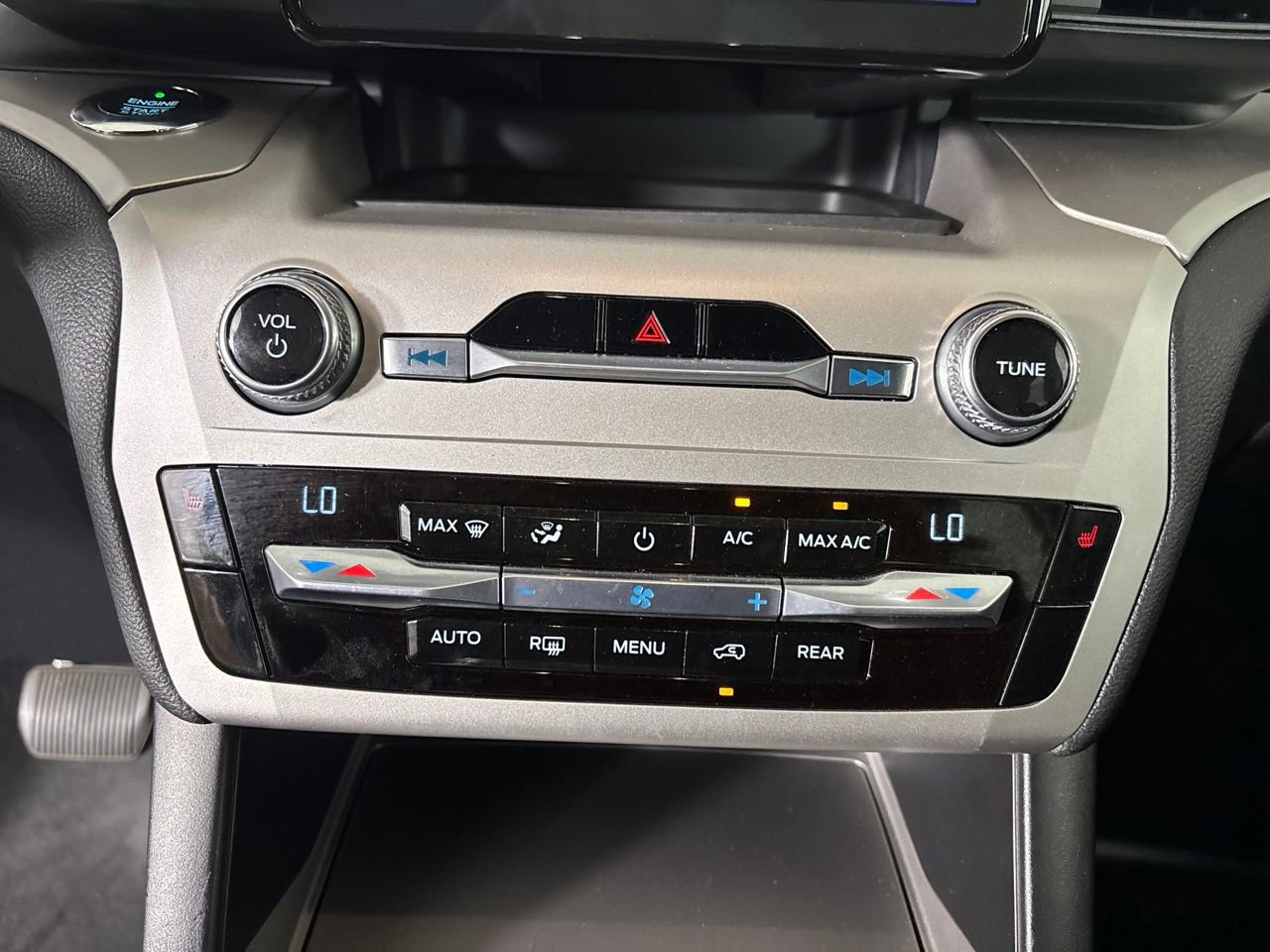 Used 2021 Ford Explorer XLT RWD image 19