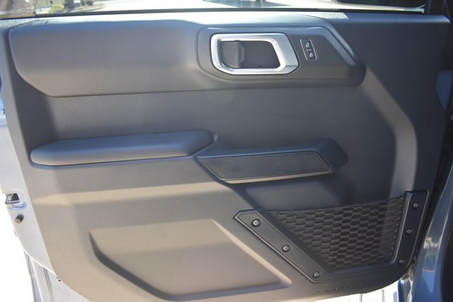 Used 2025 Ford Bronco Outer Banks AWD/4WD image 11