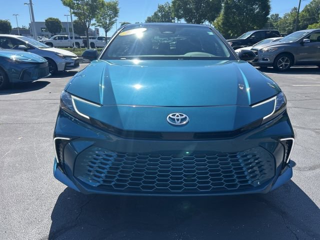 Used 2025 Toyota Camry XSE FWD image 2