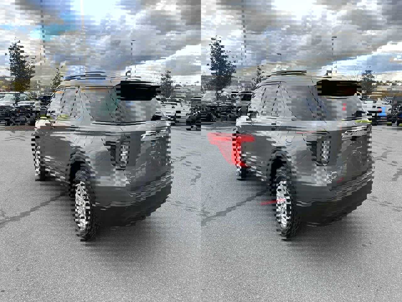 Used 2023 Ford Explorer XLT image 5