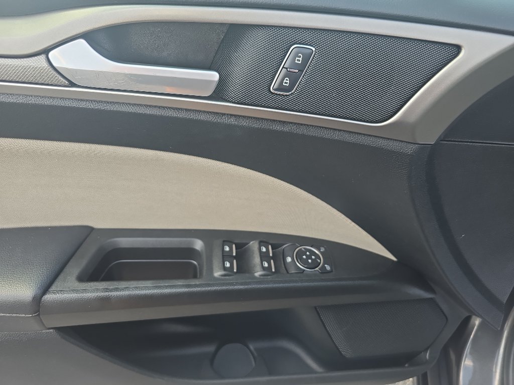 Used 2017 Ford Fusion S FWD image 16
