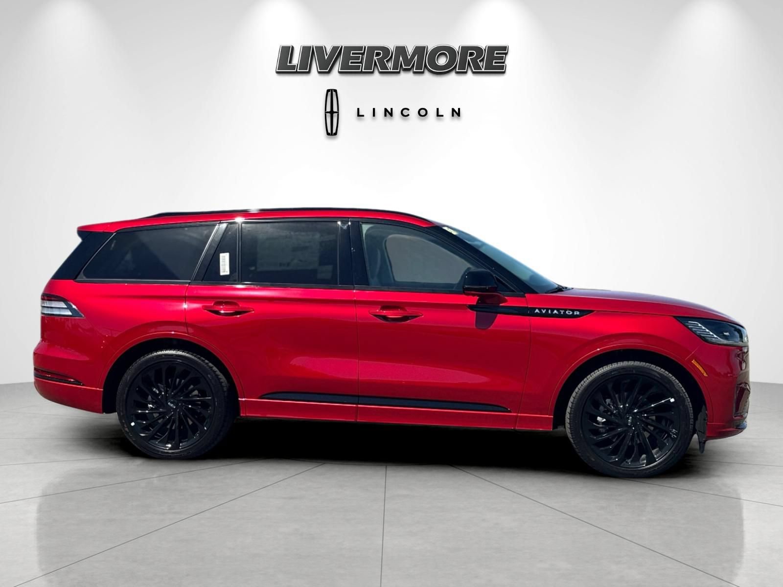 New 2026 Lincoln Aviator Reserve AWD/4WD image 2