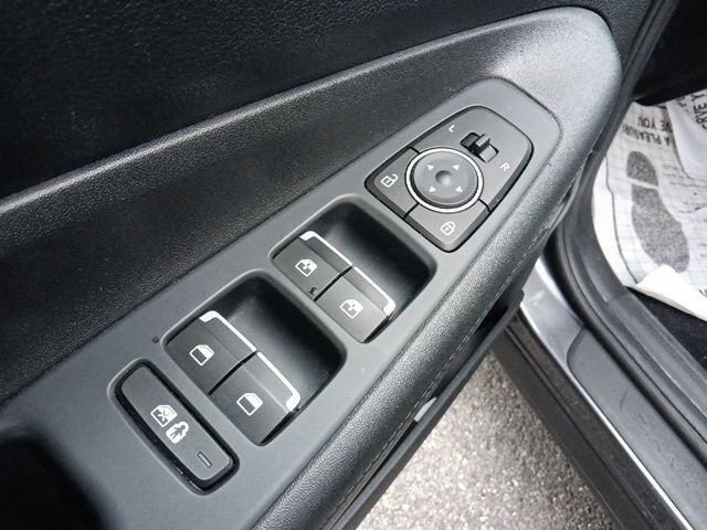Used 2023 Hyundai Santa Fe SEL FWD image 12