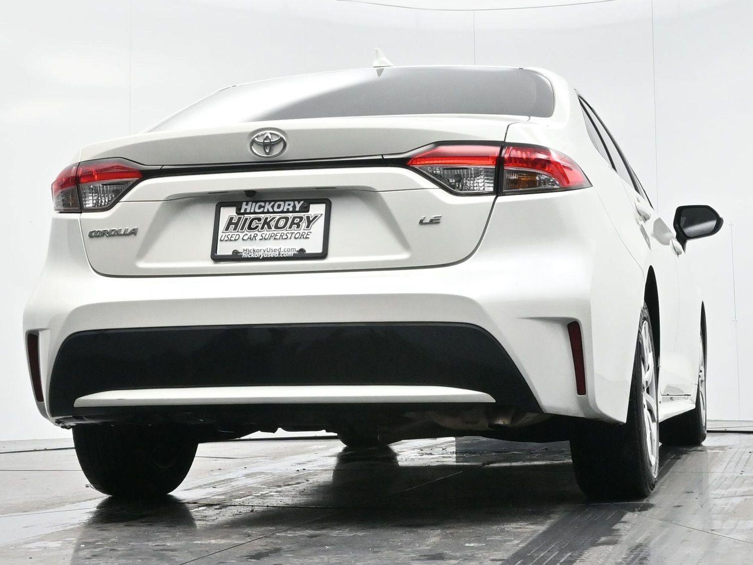 Used 2021 Toyota Corolla LE image 45