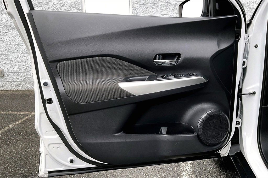 Certified 2019 Nissan Kicks SV image 26