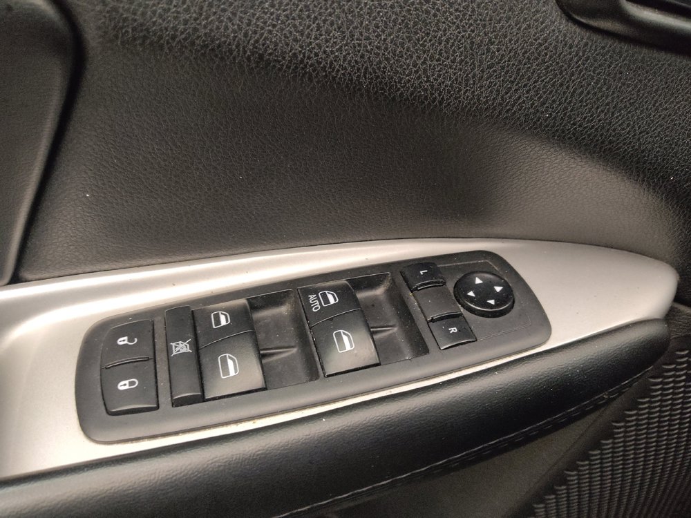 Used 2018 Dodge Journey SE FWD image 27