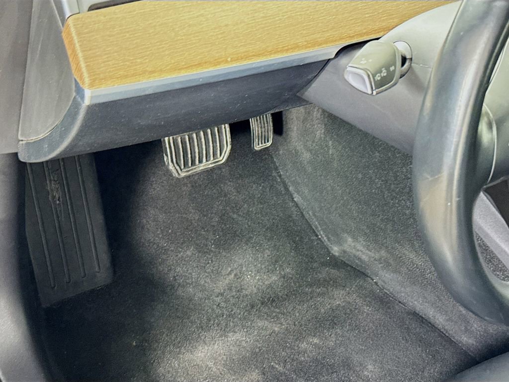 Used 2018 Tesla Model 3 Long Range image 11