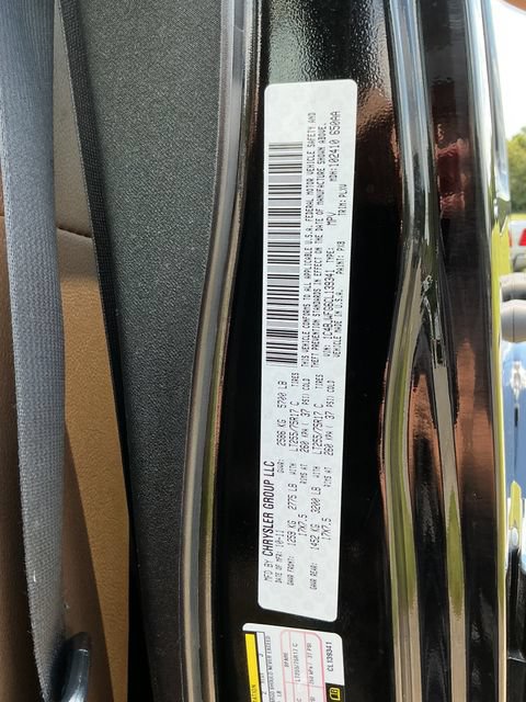 Used 2012 Jeep Wrangler Unlimited Rubicon w/ Dual Top Group AWD/4WD image 32