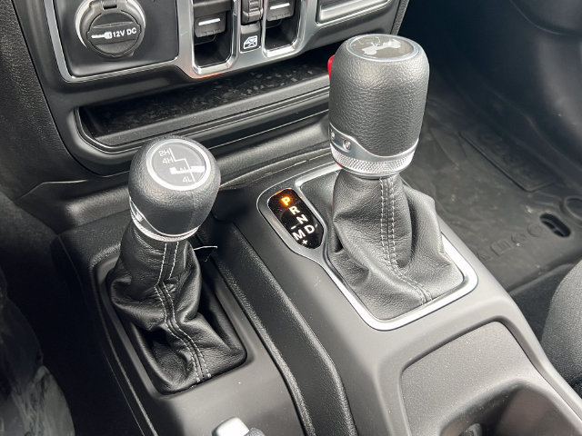 New 2025 Jeep Wrangler Unlimited Sahara w/ Safety Group AWD/4WD image 26