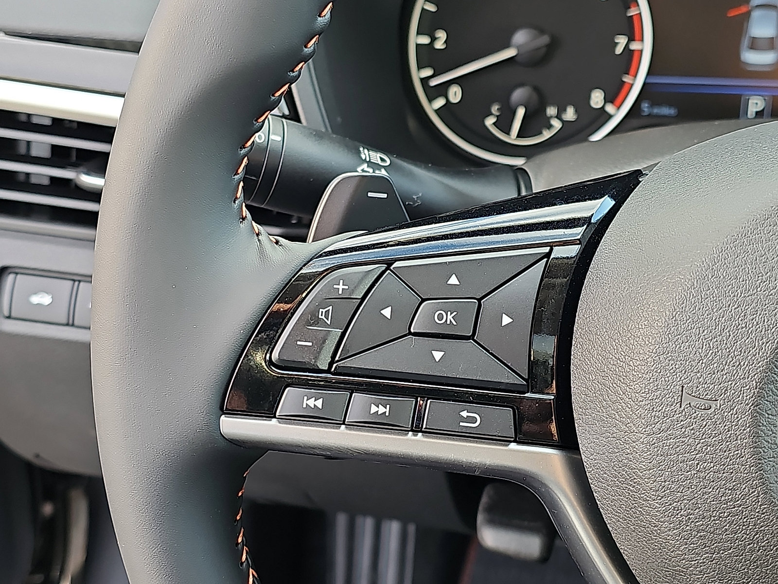 Used 2025 Nissan Altima 2.5 SR w/ SR Premium Package image 22