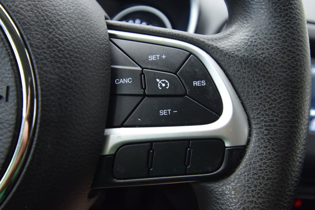 Used 2020 Jeep Compass Sport image 32