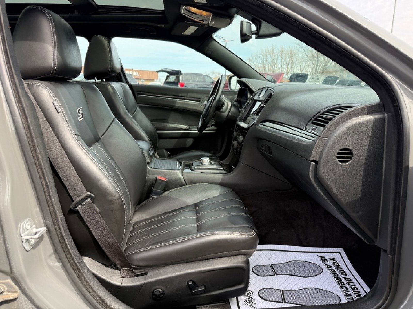 Used 2018 Chrysler 300 S w/ 300S Premium Group image 23