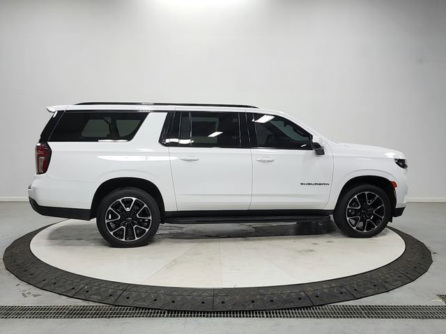 Used 2024 Chevrolet Suburban RST w/ Luxury Package AWD/4WD image 8