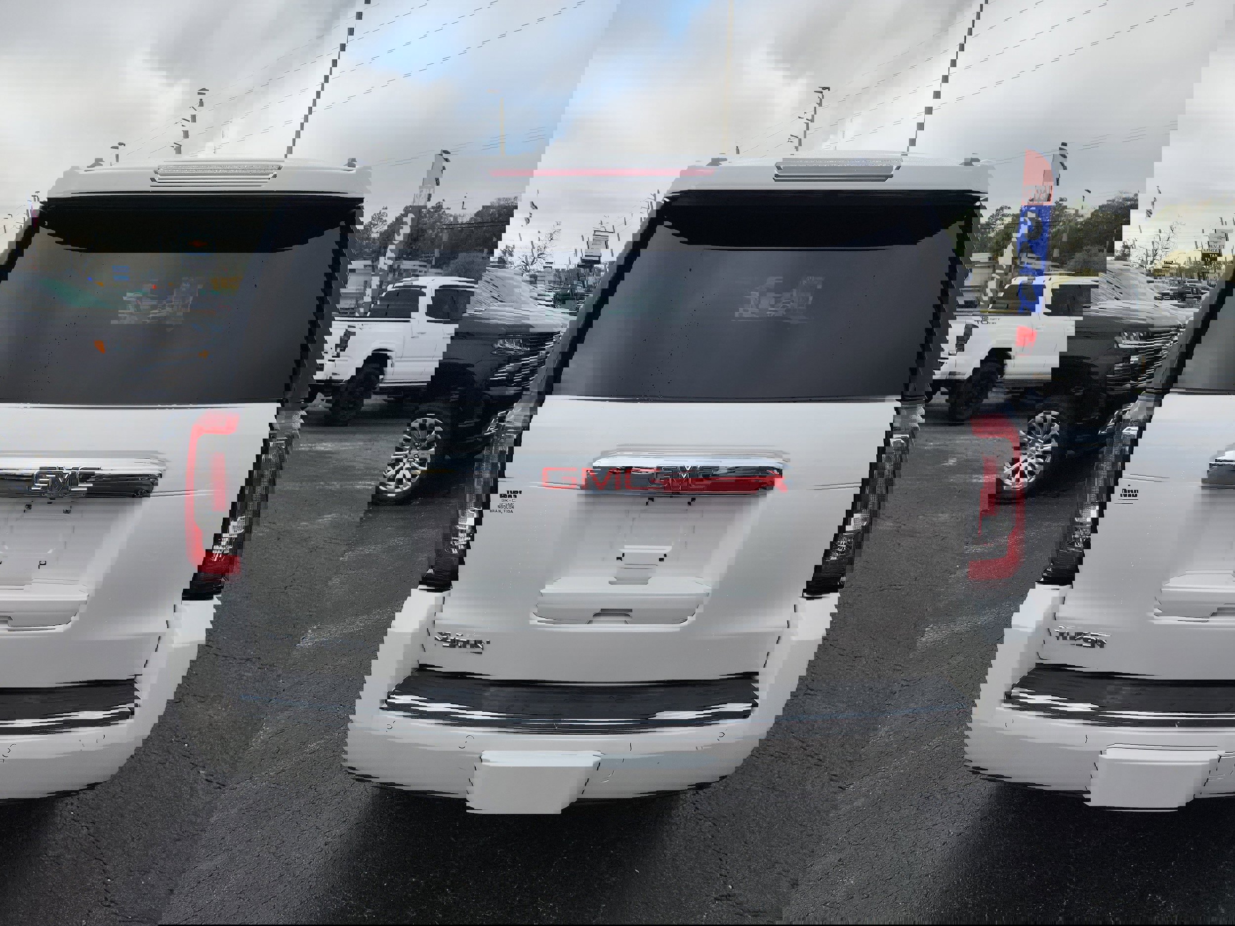 Used 2019 GMC Yukon Denali w/ Denali Ultimate Package image 4