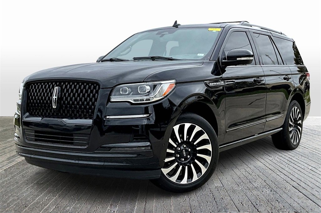Used 2023 Lincoln Navigator Black Label image 3