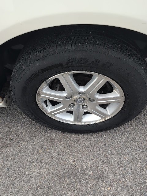 Used 2009 Chrysler Town & Country Touring image 17