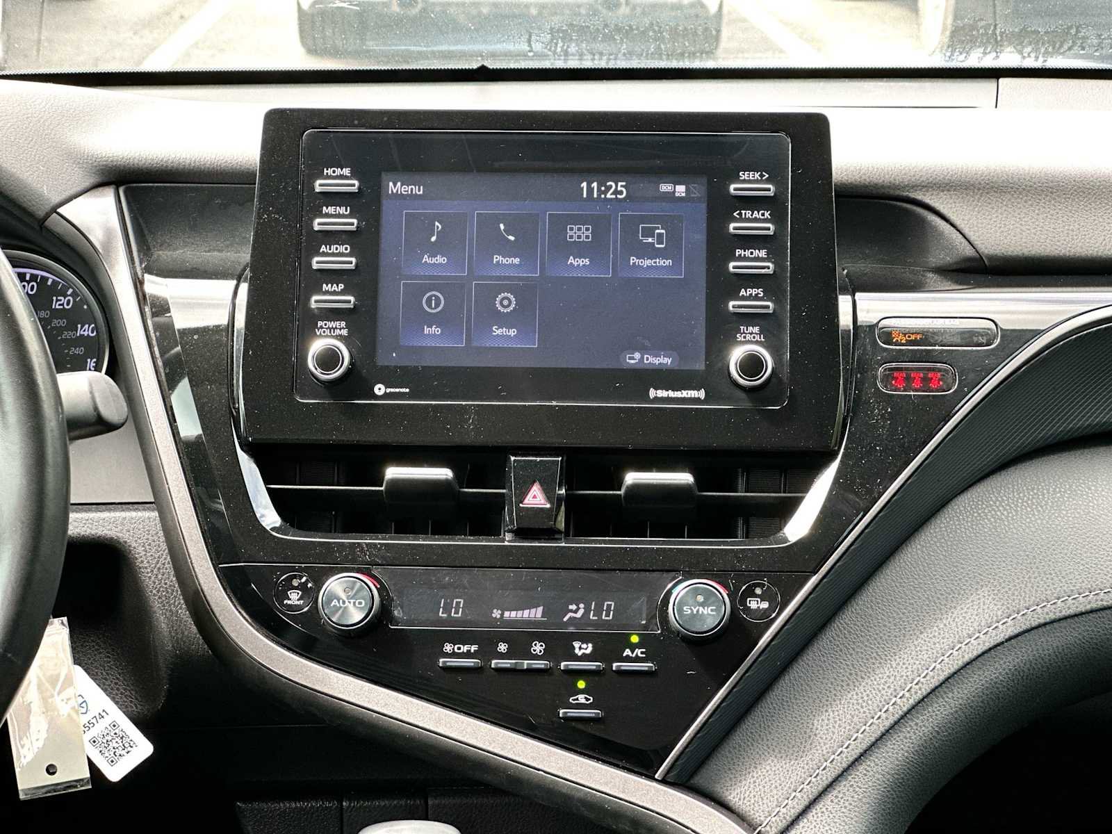 Used 2023 Toyota Camry SE image 26