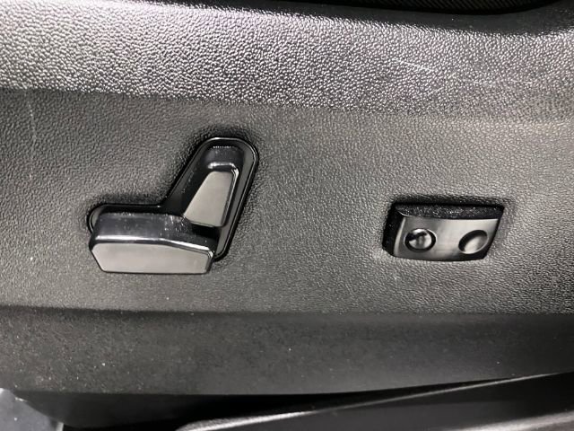 Used 2018 Dodge Grand Caravan GT image 19