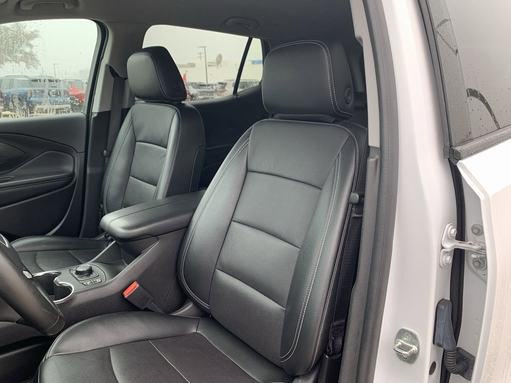 Certified 2024 GMC Terrain SLT image 9