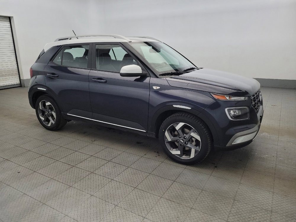Used 2024 Hyundai Venue Limited image 11