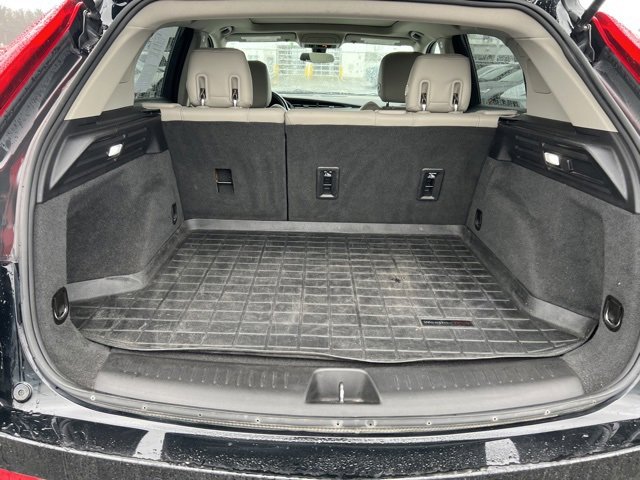 Used 2019 Cadillac XT4 Luxury w/ Cold Weather Package image 8