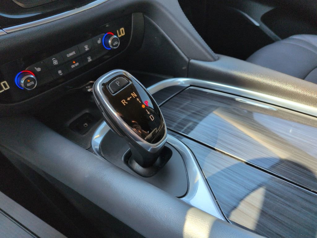 Used 2018 Buick Enclave Essence AWD/4WD image 24