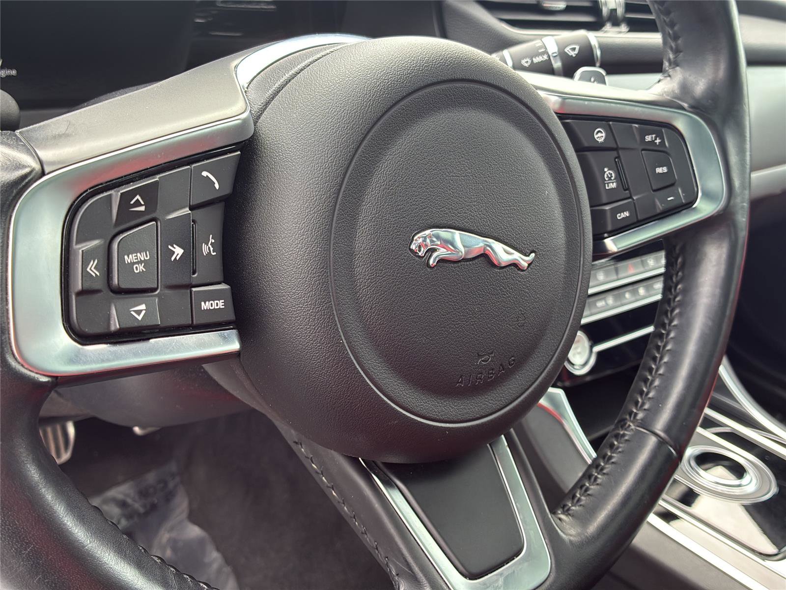 Used 2020 Jaguar XF Checkered Flag image 27