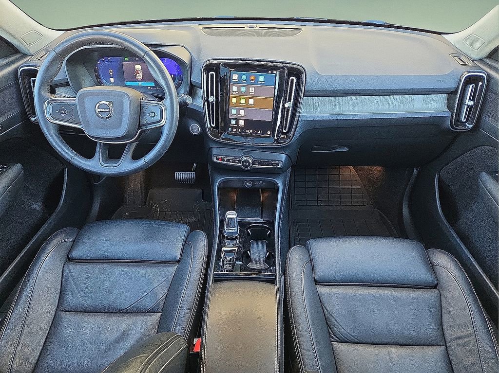 Certified 2023 Volvo XC40 B5 Plus w/ Driver Assist Package image 18