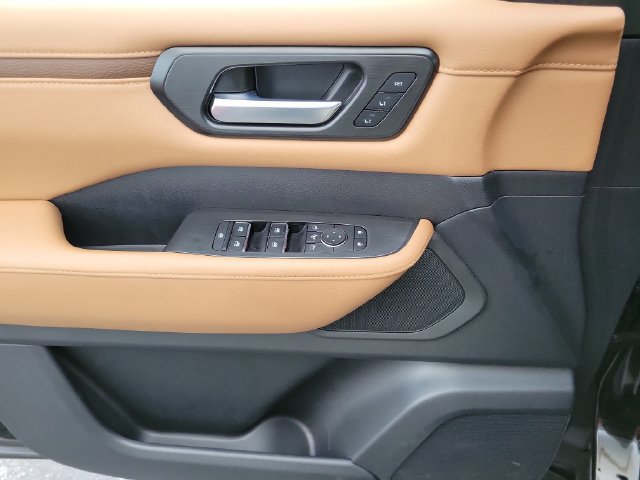 Used 2025 Nissan Armada SL w/ Captain's Chari Seat Package RWD image 15