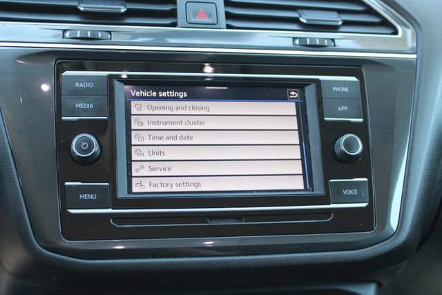 Used 2022 Volkswagen Tiguan S image 26