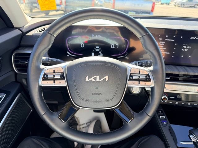 Used 2024 Kia Telluride EX w/ EX Captain's Chair Package image 22