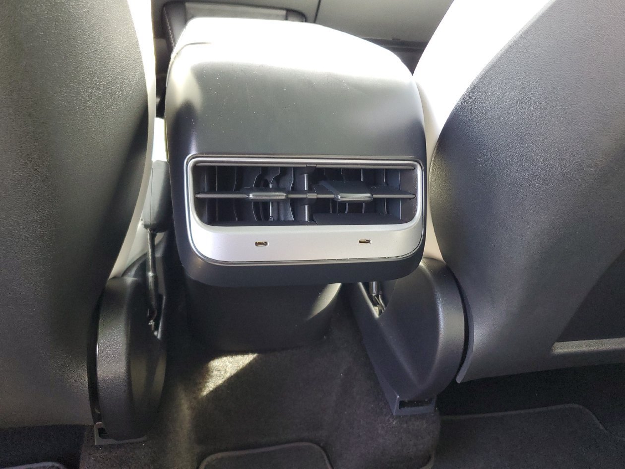 Used 2025 Tesla Model Y Long Range RWD image 15